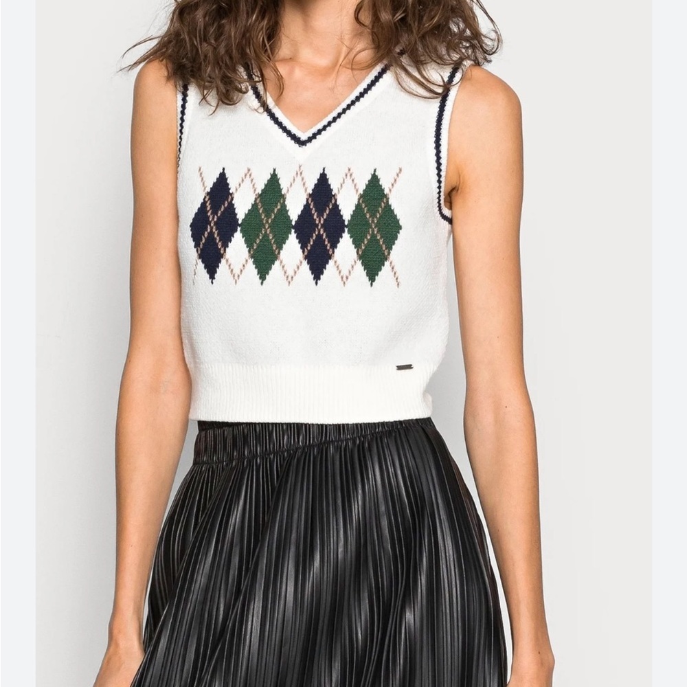 Hollister Women's V-Neck Argyle Sweater Vest - White, Green, and Black